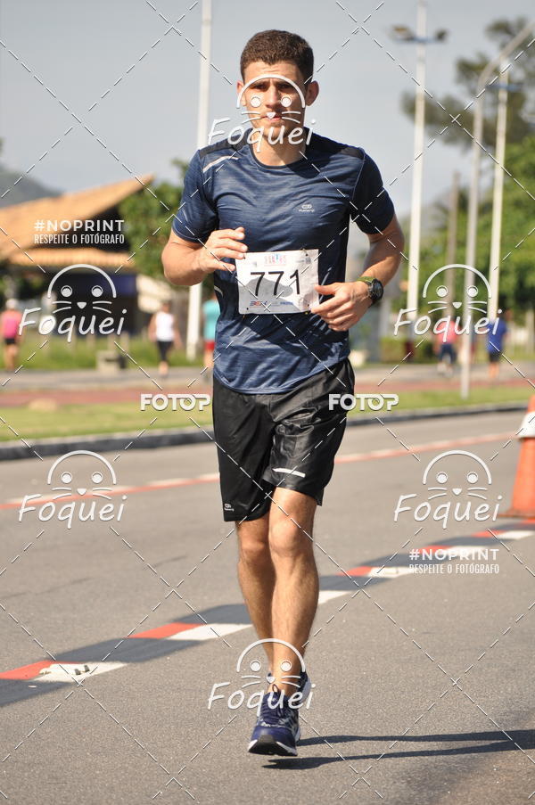 Buy your photos of the event21KES - Meia Maratona do Esprito Santo on Fotop