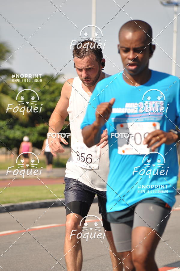 Buy your photos of the event21KES - Meia Maratona do Esprito Santo on Fotop