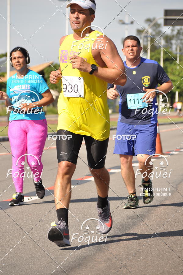 Buy your photos of the event21KES - Meia Maratona do Esprito Santo on Fotop