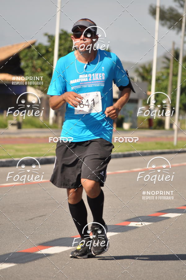 Buy your photos of the event21KES - Meia Maratona do Esprito Santo on Fotop