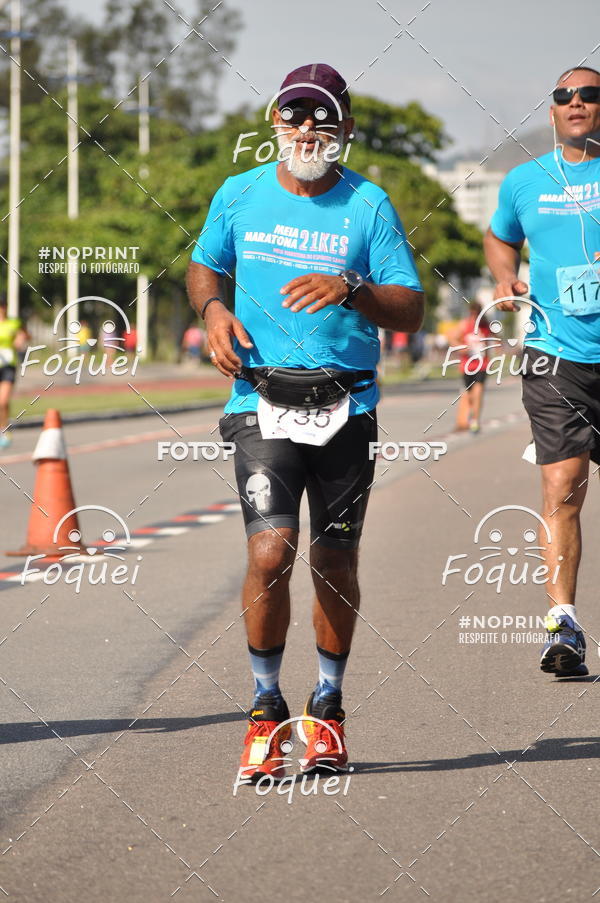 Buy your photos of the event21KES - Meia Maratona do Esprito Santo on Fotop