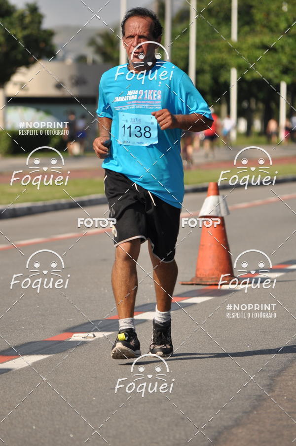 Buy your photos of the event21KES - Meia Maratona do Esprito Santo on Fotop
