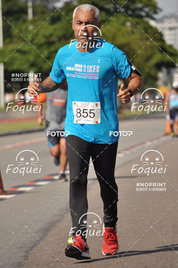 Buy your photos of the event21KES - Meia Maratona do Esprito Santo on Fotop