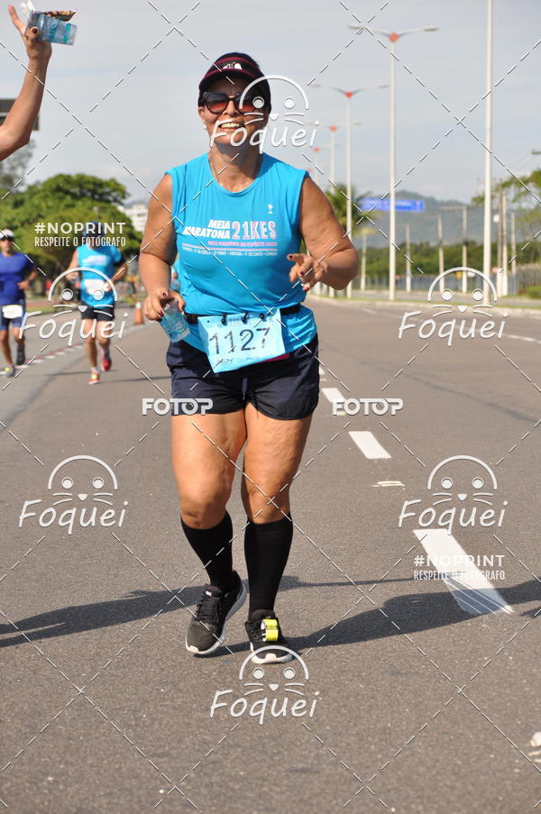 Buy your photos of the event21KES - Meia Maratona do Esprito Santo on Fotop
