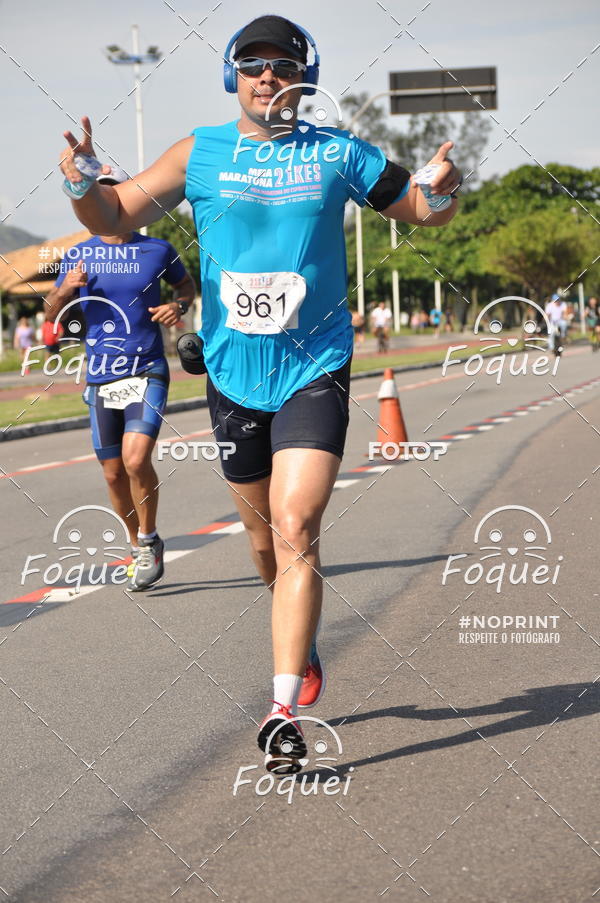 Buy your photos of the event21KES - Meia Maratona do Esprito Santo on Fotop