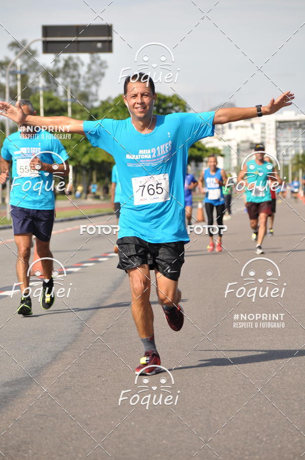 Buy your photos of the event21KES - Meia Maratona do Esprito Santo on Fotop