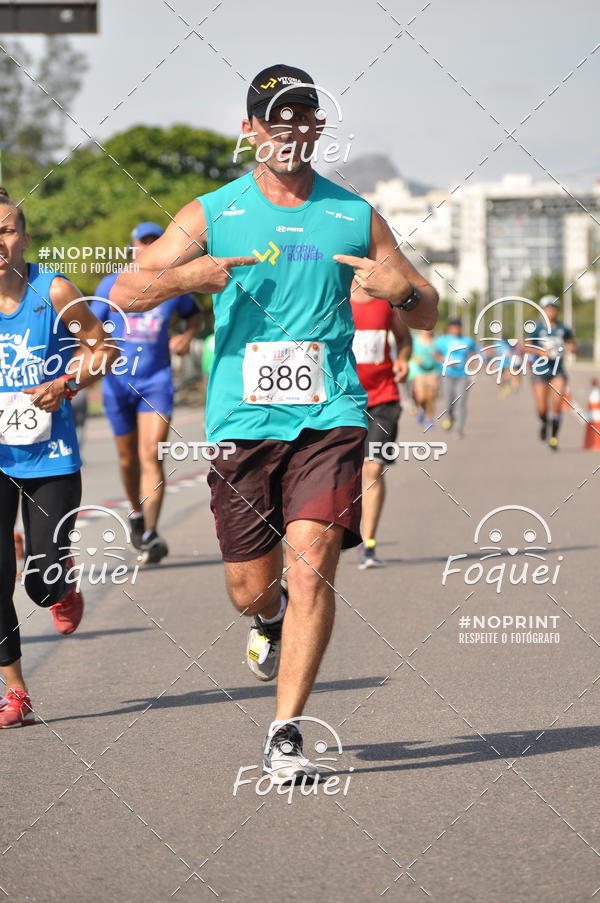 Buy your photos of the event21KES - Meia Maratona do Esprito Santo on Fotop