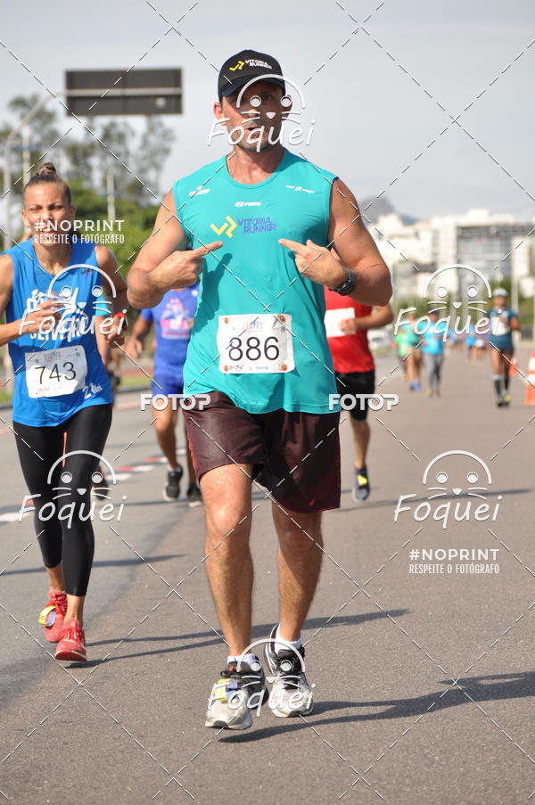 Buy your photos of the event21KES - Meia Maratona do Esprito Santo on Fotop