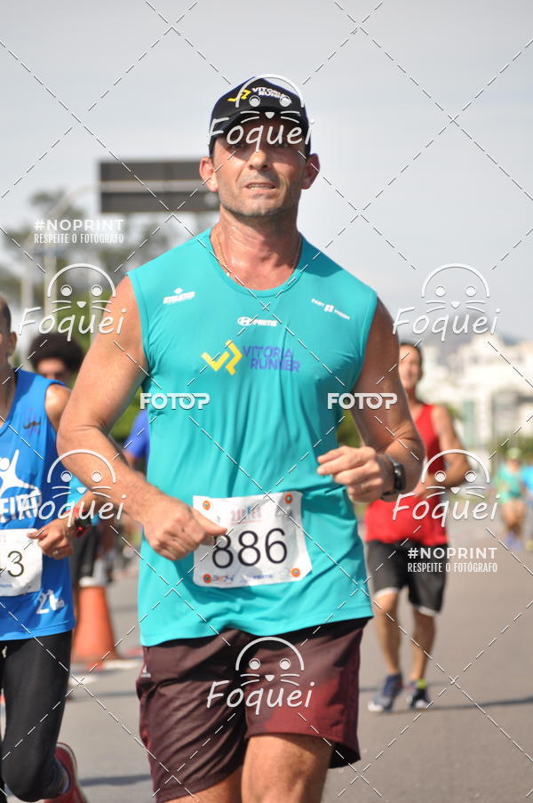 Buy your photos of the event21KES - Meia Maratona do Esprito Santo on Fotop