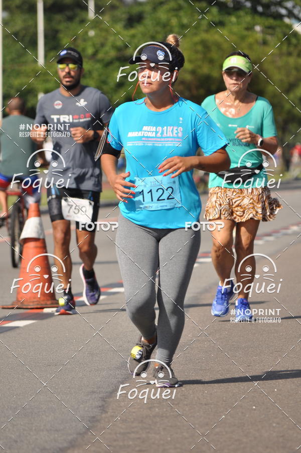 Buy your photos of the event21KES - Meia Maratona do Esprito Santo on Fotop