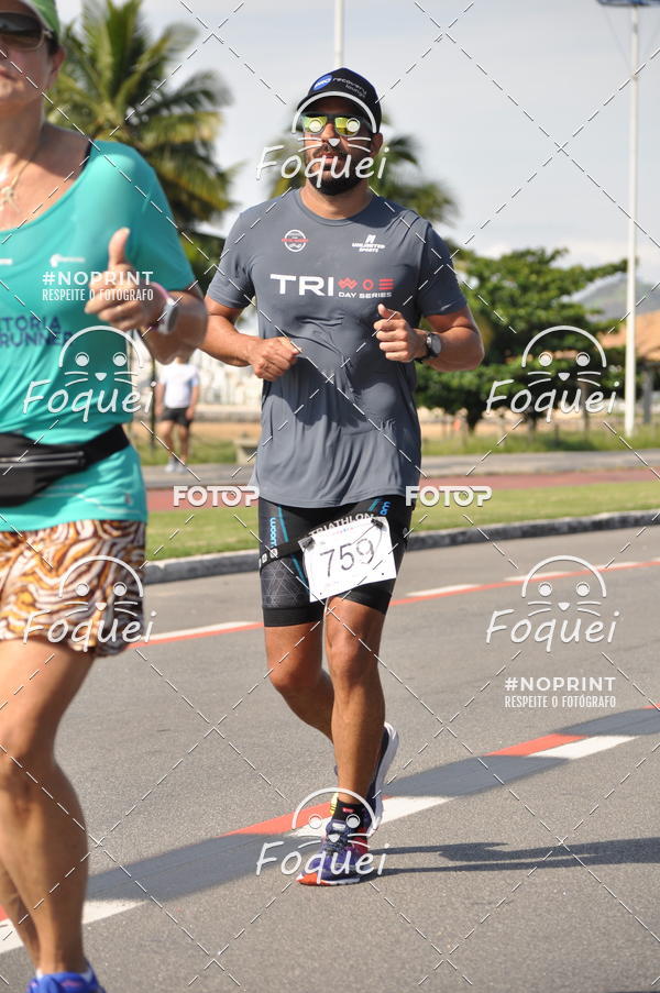Buy your photos of the event21KES - Meia Maratona do Esprito Santo on Fotop