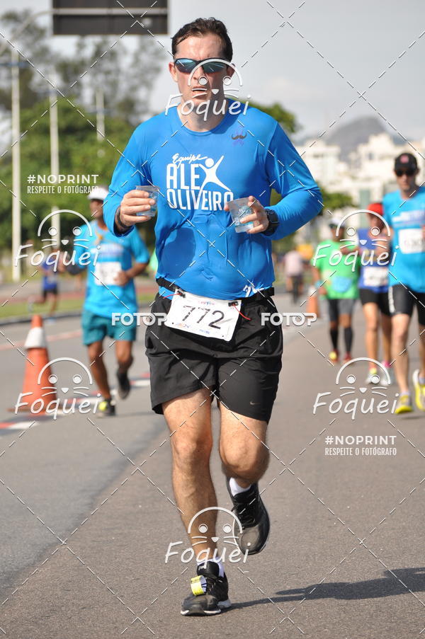 Buy your photos of the event21KES - Meia Maratona do Esprito Santo on Fotop