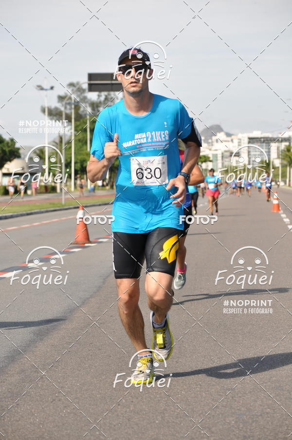 Buy your photos of the event21KES - Meia Maratona do Esprito Santo on Fotop