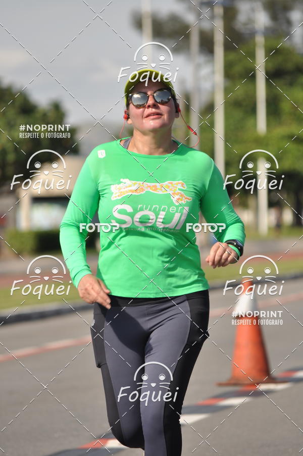 Buy your photos of the event21KES - Meia Maratona do Esprito Santo on Fotop