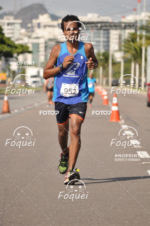 Buy your photos of the event21KES - Meia Maratona do Esprito Santo on Fotop