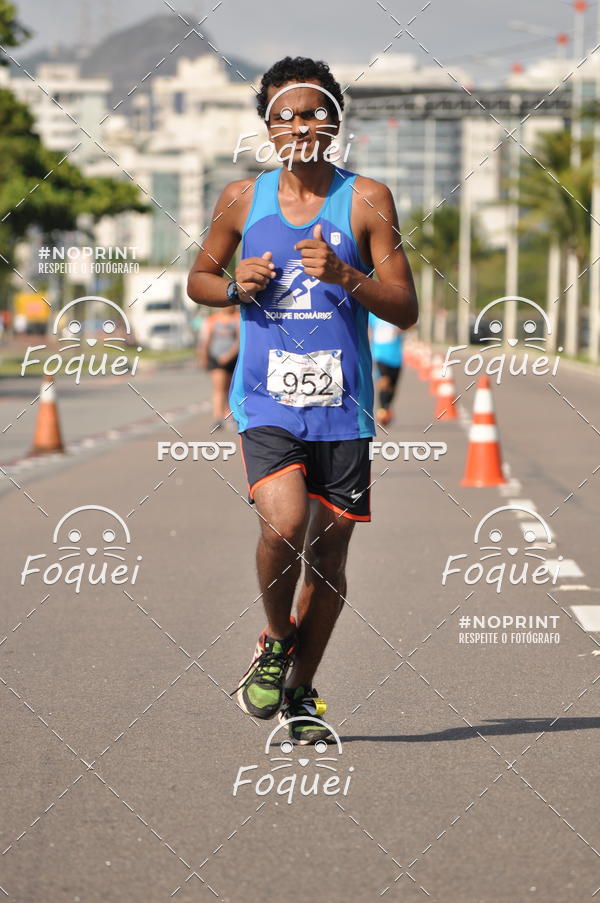 Buy your photos of the event21KES - Meia Maratona do Esprito Santo on Fotop