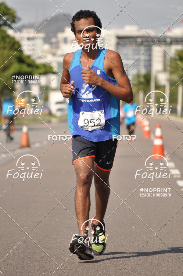 Buy your photos of the event21KES - Meia Maratona do Esprito Santo on Fotop