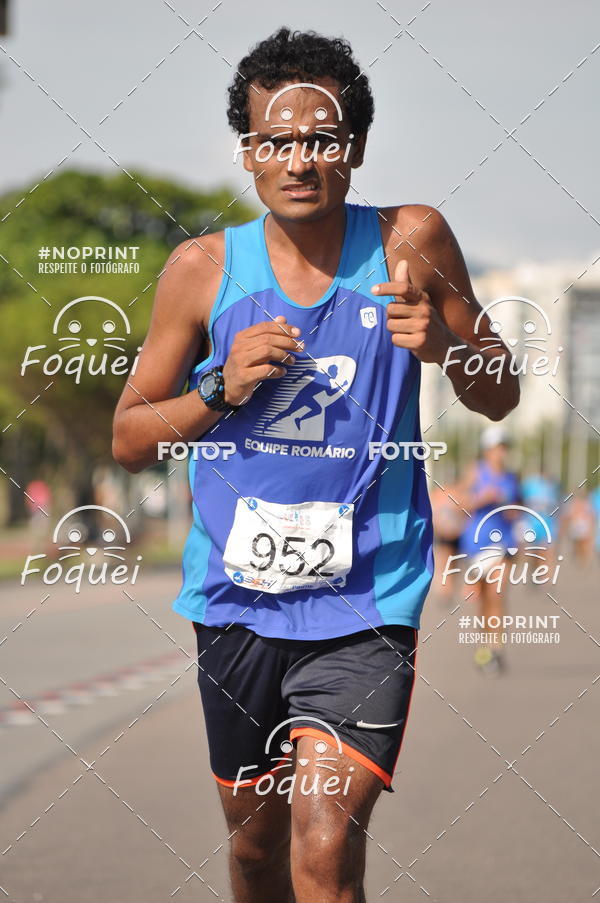 Buy your photos of the event21KES - Meia Maratona do Esprito Santo on Fotop
