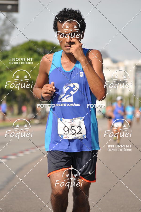 Buy your photos of the event21KES - Meia Maratona do Esprito Santo on Fotop