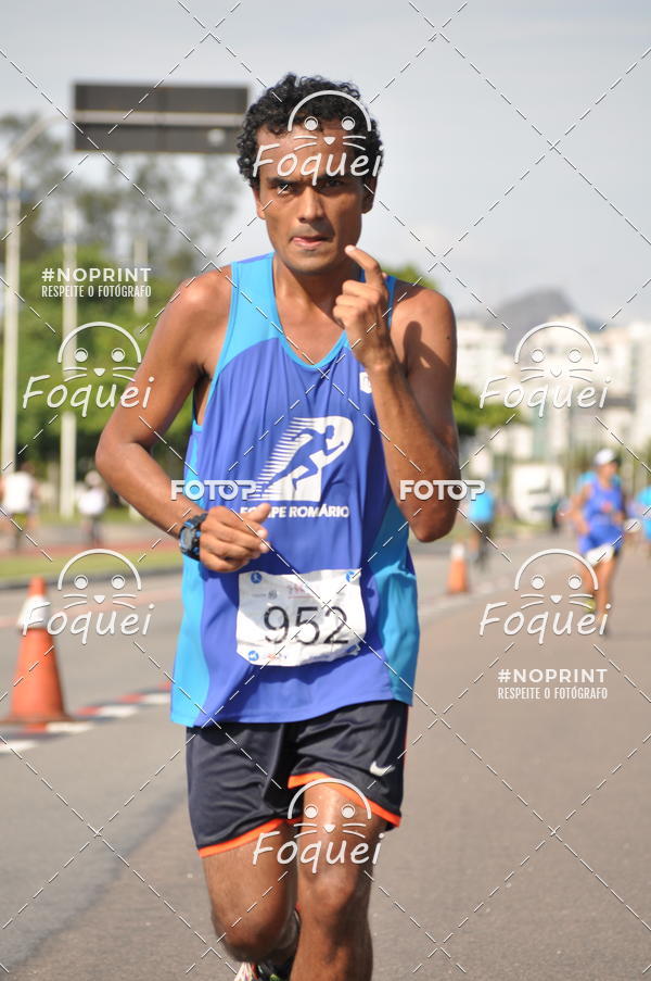 Buy your photos of the event21KES - Meia Maratona do Esprito Santo on Fotop