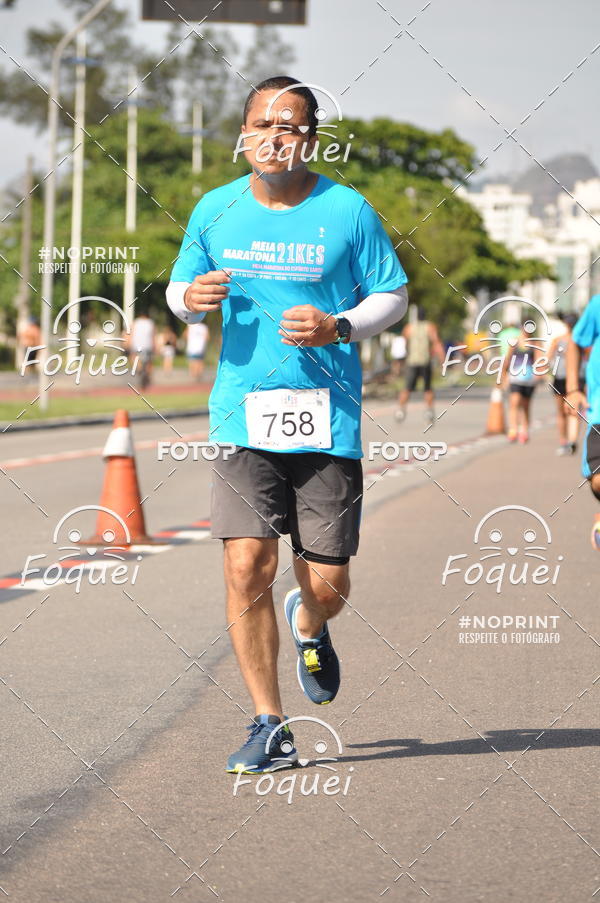 Buy your photos of the event21KES - Meia Maratona do Esprito Santo on Fotop