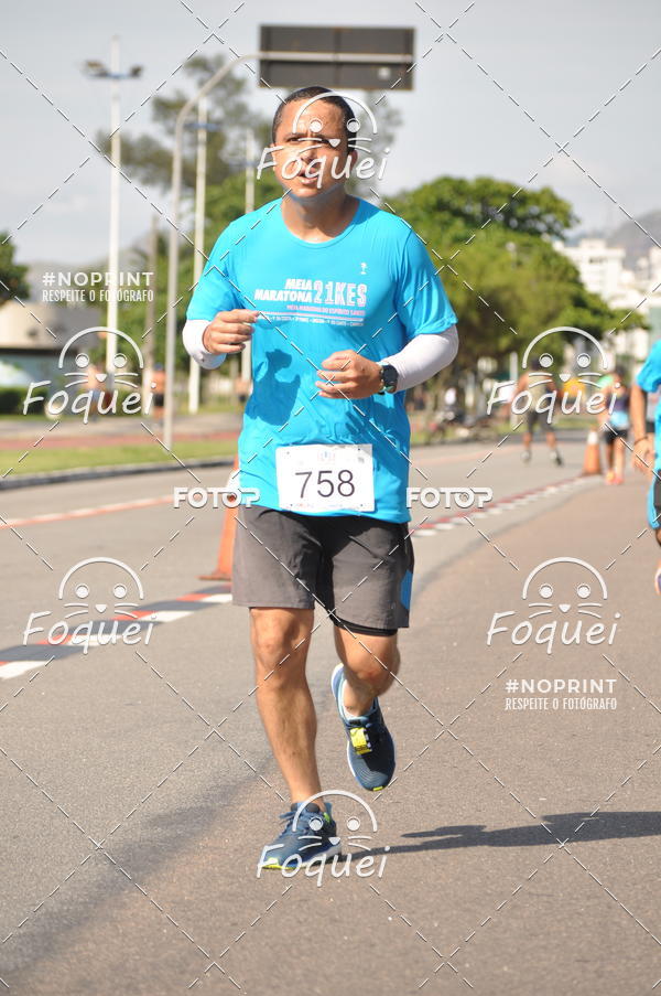 Buy your photos of the event21KES - Meia Maratona do Esprito Santo on Fotop