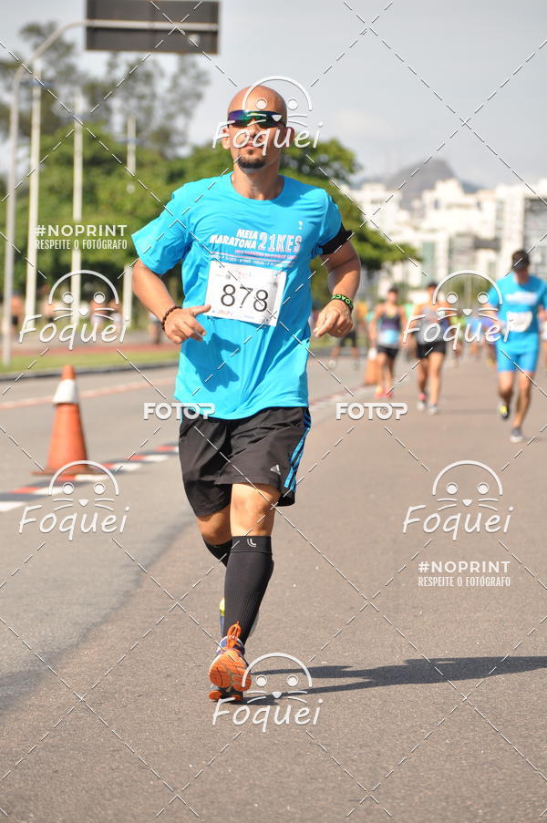 Buy your photos of the event21KES - Meia Maratona do Esprito Santo on Fotop