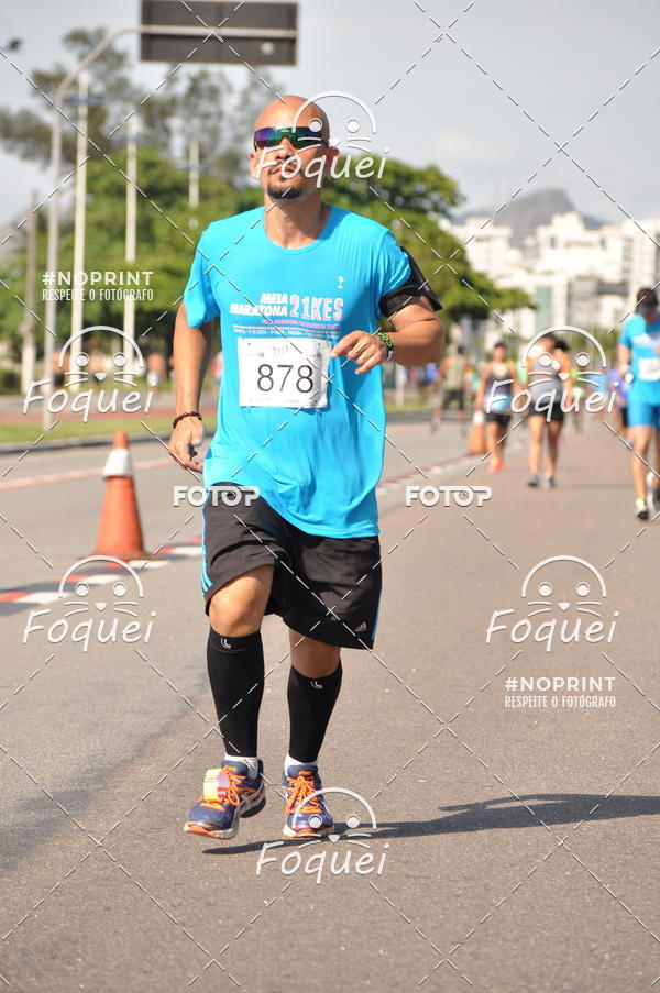 Buy your photos of the event21KES - Meia Maratona do Esprito Santo on Fotop