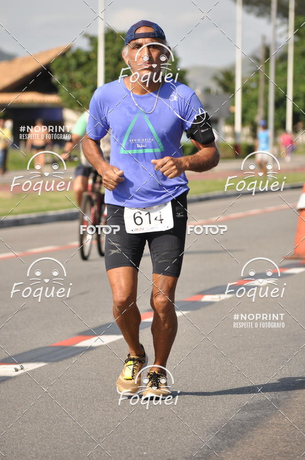 Buy your photos of the event21KES - Meia Maratona do Esprito Santo on Fotop