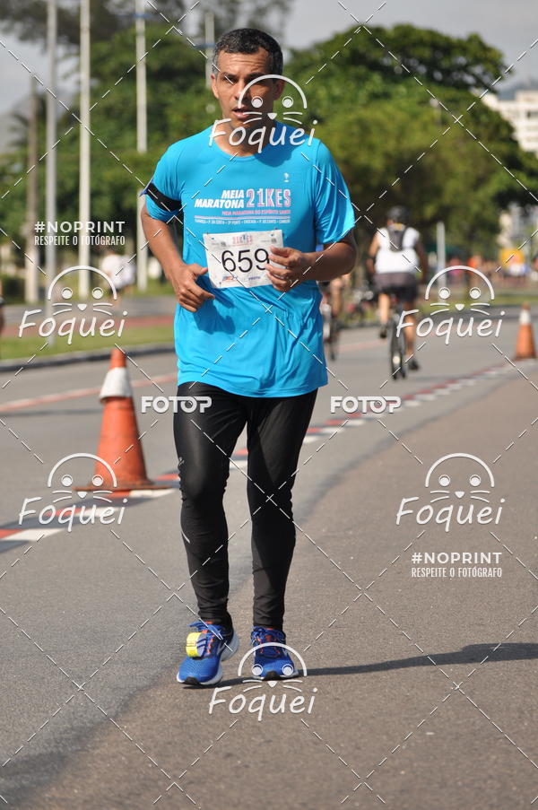 Buy your photos of the event21KES - Meia Maratona do Esprito Santo on Fotop