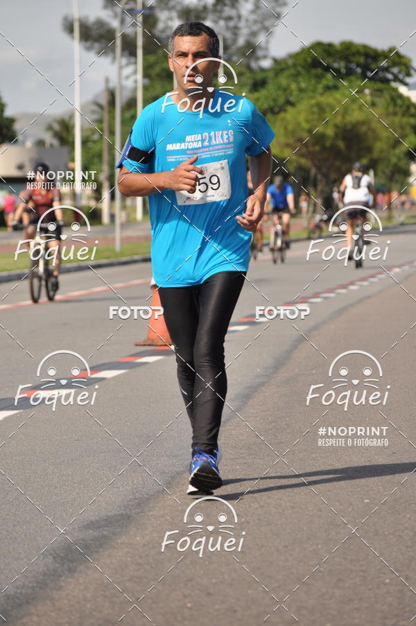Buy your photos of the event21KES - Meia Maratona do Esprito Santo on Fotop