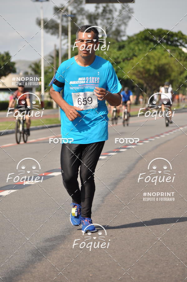Buy your photos of the event21KES - Meia Maratona do Esprito Santo on Fotop
