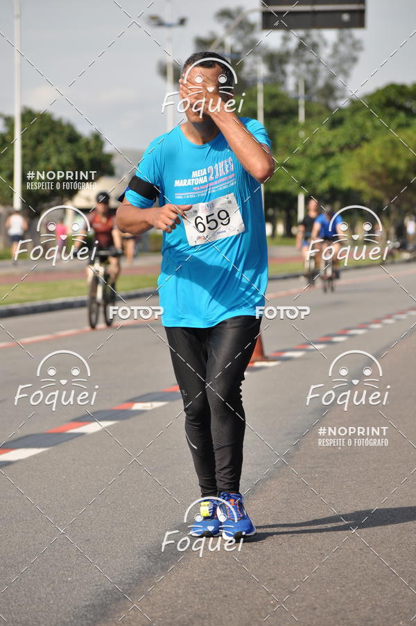 Buy your photos of the event21KES - Meia Maratona do Esprito Santo on Fotop