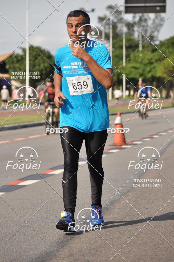 Buy your photos of the event21KES - Meia Maratona do Esprito Santo on Fotop
