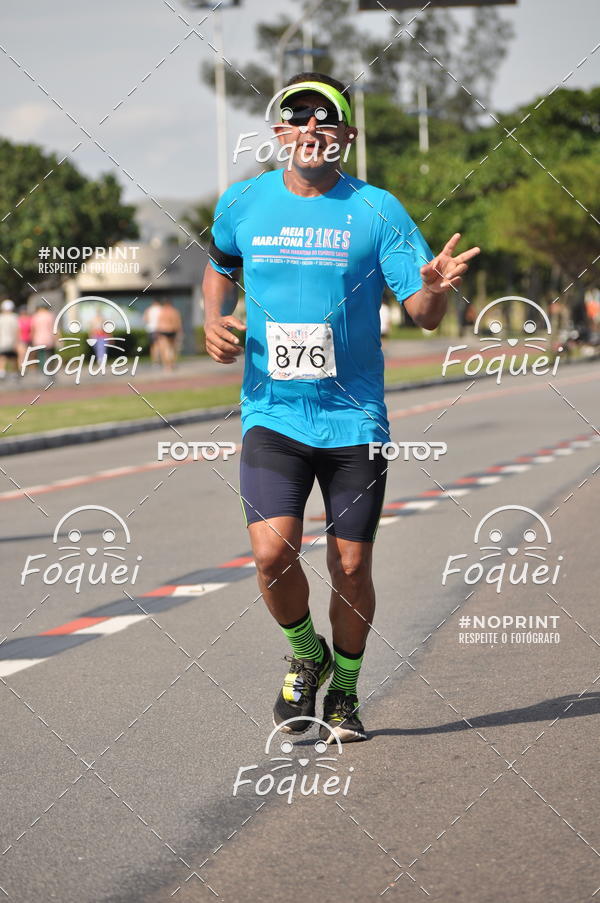 Buy your photos of the event21KES - Meia Maratona do Esprito Santo on Fotop