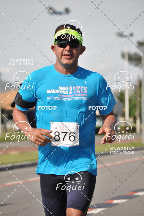 Buy your photos of the event21KES - Meia Maratona do Esprito Santo on Fotop