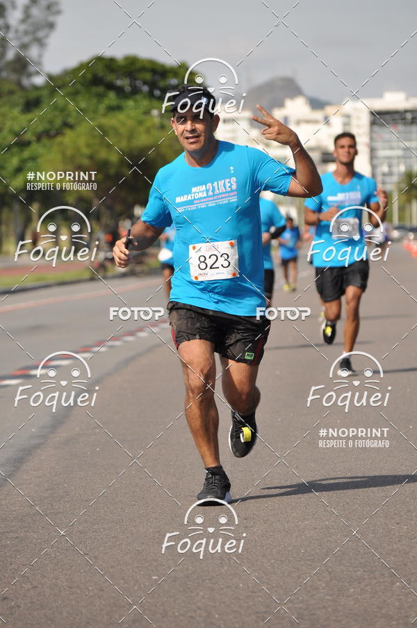 Buy your photos of the event21KES - Meia Maratona do Esprito Santo on Fotop