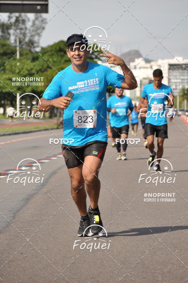 Buy your photos of the event21KES - Meia Maratona do Esprito Santo on Fotop