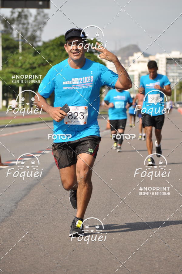 Buy your photos of the event21KES - Meia Maratona do Esprito Santo on Fotop
