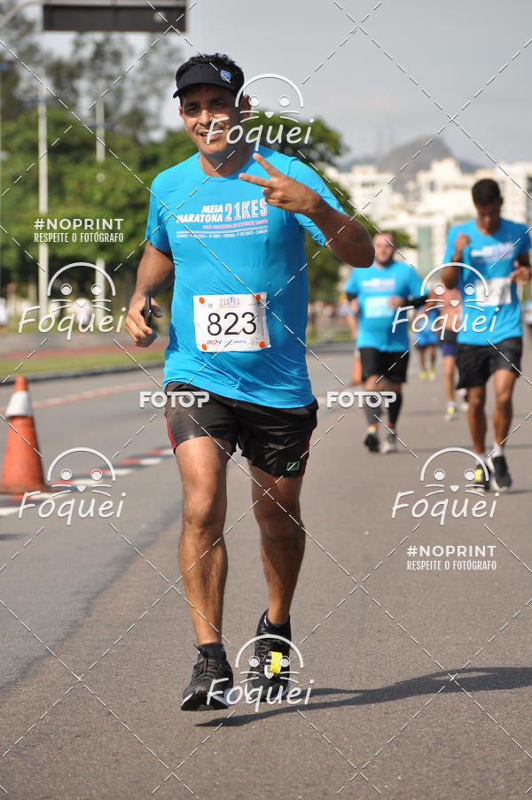 Buy your photos of the event21KES - Meia Maratona do Esprito Santo on Fotop