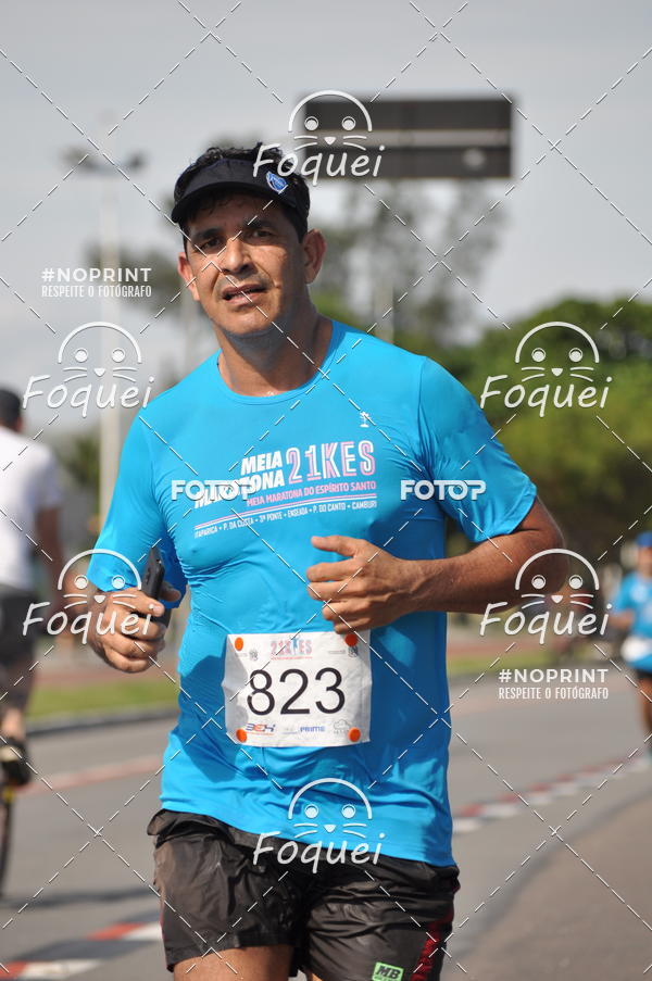 Buy your photos of the event21KES - Meia Maratona do Esprito Santo on Fotop