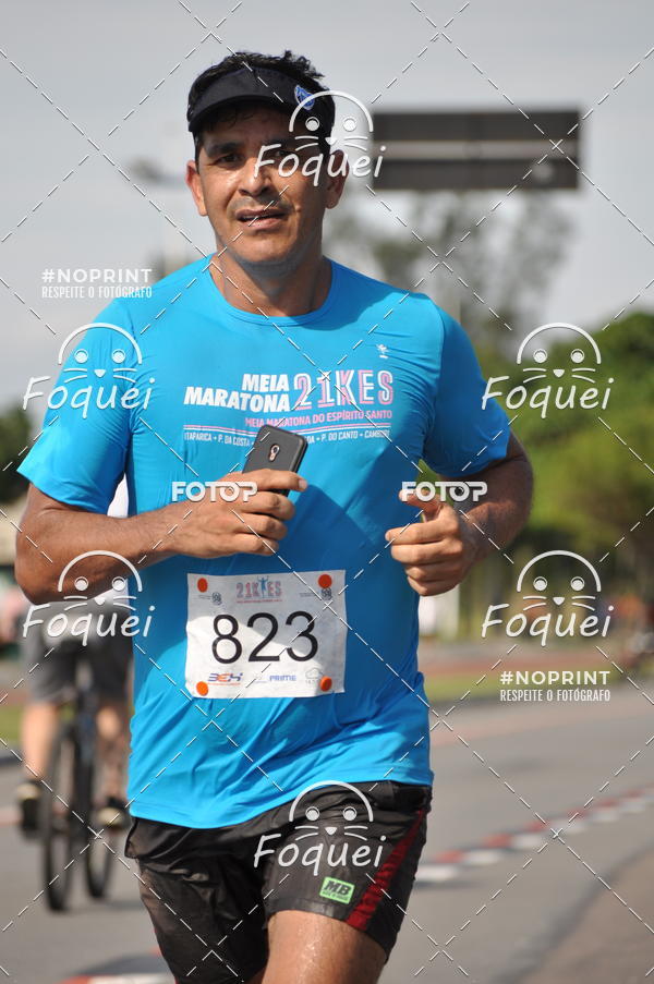 Buy your photos of the event21KES - Meia Maratona do Esprito Santo on Fotop