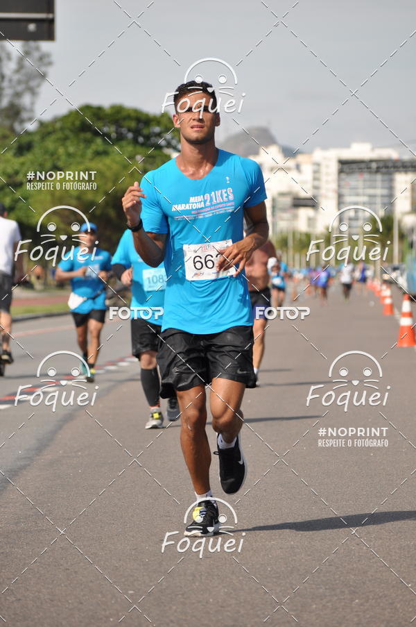Buy your photos of the event21KES - Meia Maratona do Esprito Santo on Fotop