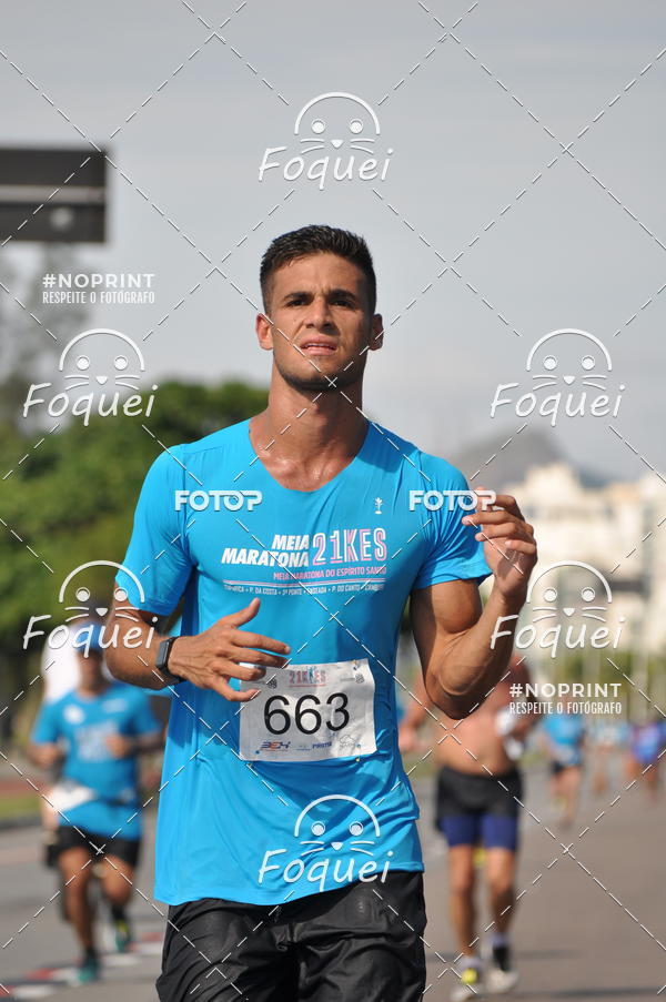 Buy your photos of the event21KES - Meia Maratona do Esprito Santo on Fotop