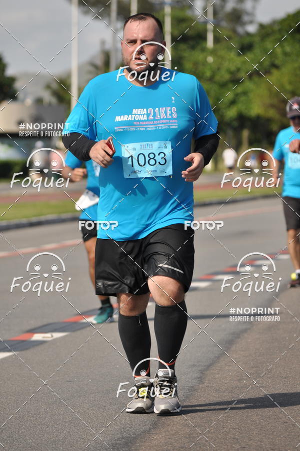 Buy your photos of the event21KES - Meia Maratona do Esprito Santo on Fotop