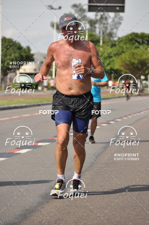Buy your photos of the event21KES - Meia Maratona do Esprito Santo on Fotop