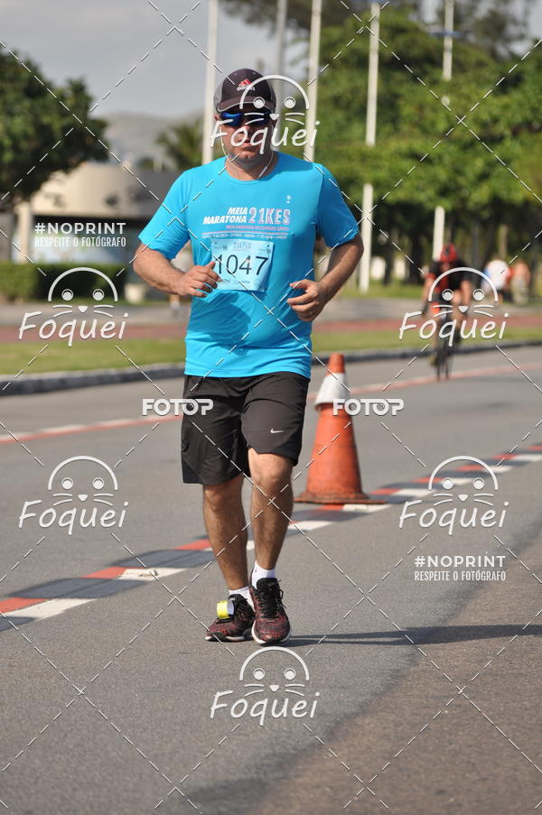 Buy your photos of the event21KES - Meia Maratona do Esprito Santo on Fotop