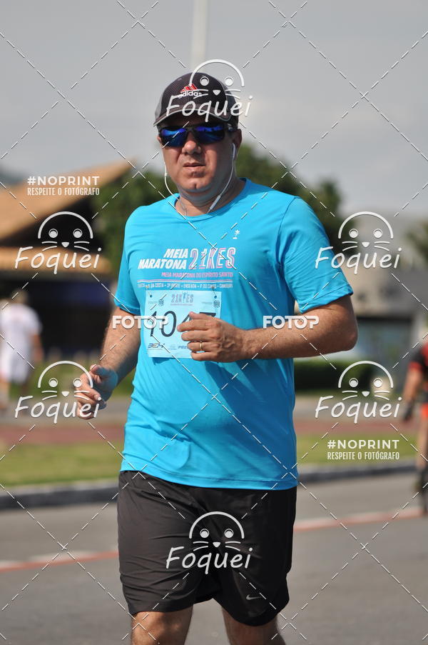 Buy your photos of the event21KES - Meia Maratona do Esprito Santo on Fotop