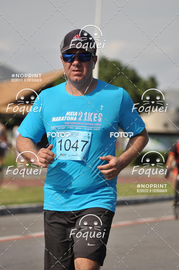 Buy your photos of the event21KES - Meia Maratona do Esprito Santo on Fotop