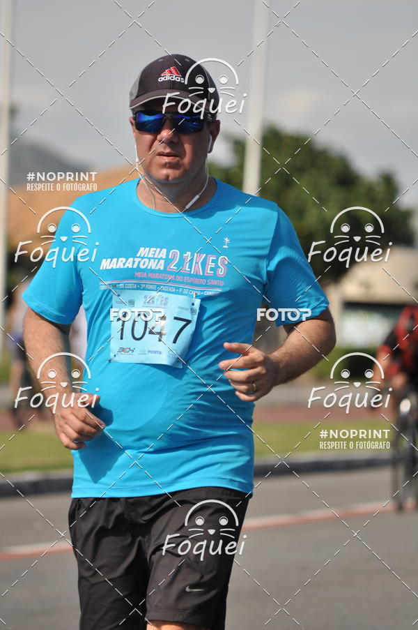 Buy your photos of the event21KES - Meia Maratona do Esprito Santo on Fotop